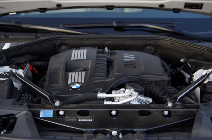  BMW 740Li 2011 года  (фото 36 из 48)